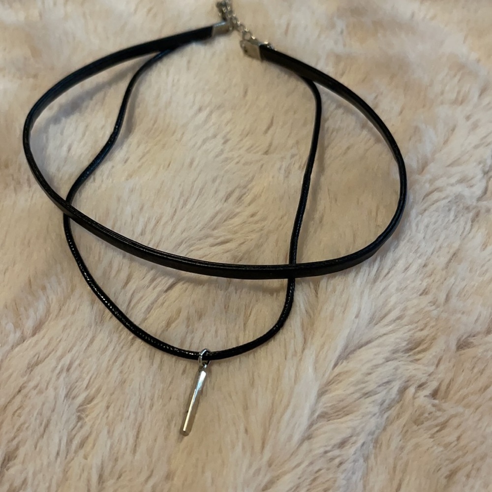 Adjustable choker necklace